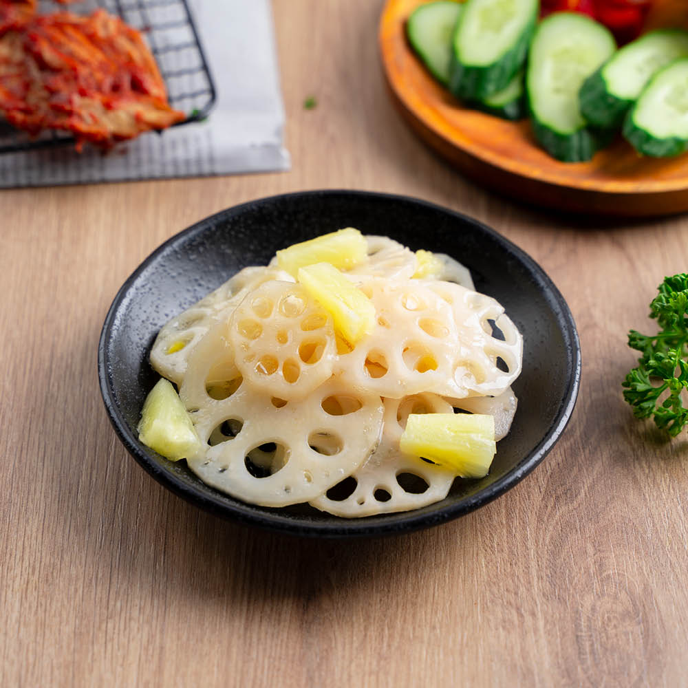 Syrup Lotus Root
<br>Pineapple Salad