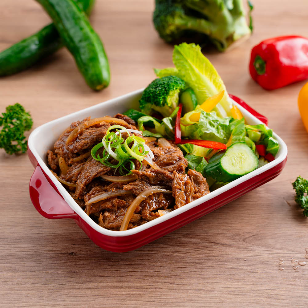 Rinderbraten in Soße mit fünf Blüten und fünf Gewürzen